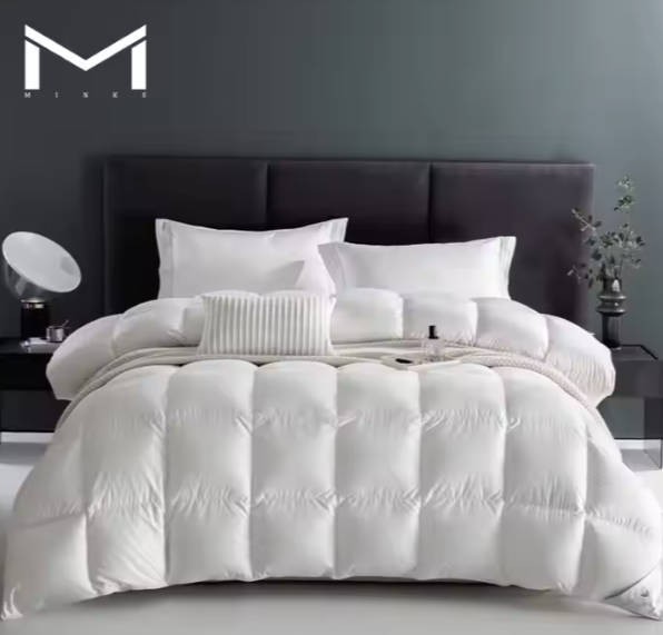 White Color Cotton Downproof Fabric Goose Feather Down Duvet Quilt